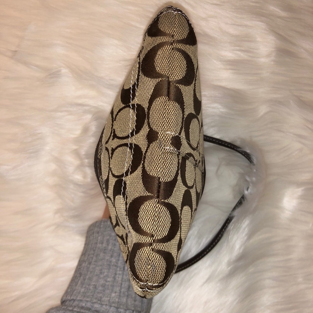Coach Wristlet - Picture 10 of 10